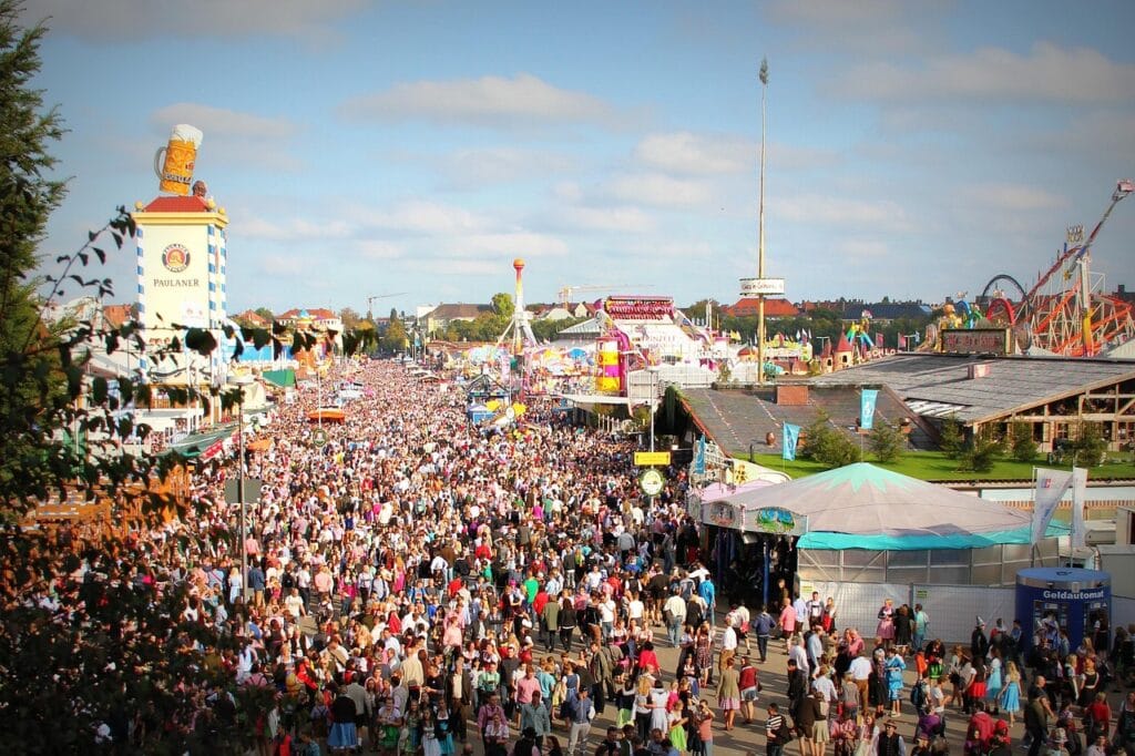 people, crowd, munich, munchen, bavaria, octoberfest, oktoberfest, beer fest, beer tents, octoberfest, oktoberfest, oktoberfest, oktoberfest, oktoberfest, oktoberfest
